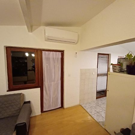 Apartments Zuanovic Karlobag Zewnętrze zdjęcie
