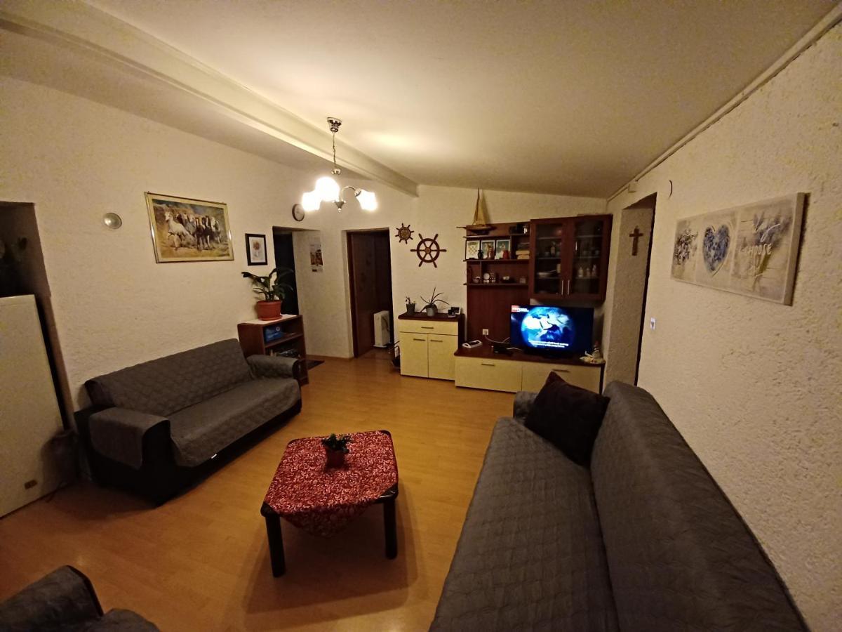 Apartments Zuanovic Karlobag Zewnętrze zdjęcie