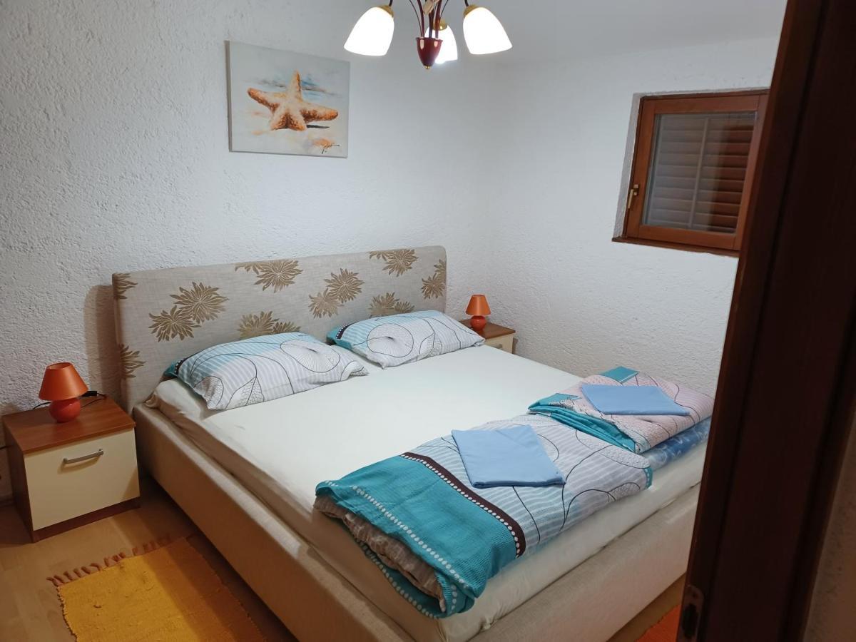 Apartments Zuanovic Karlobag Zewnętrze zdjęcie