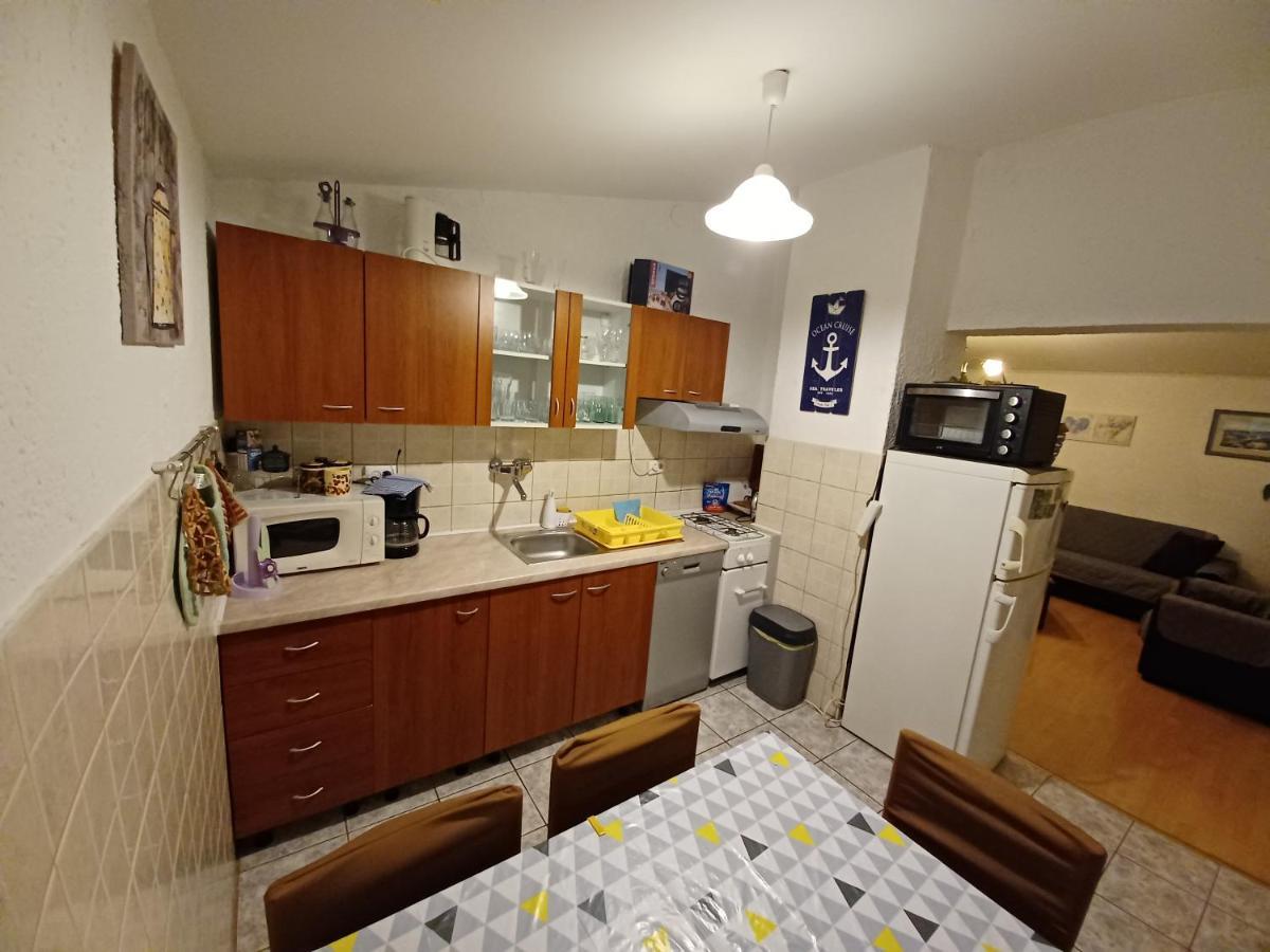 Apartments Zuanovic Karlobag Zewnętrze zdjęcie