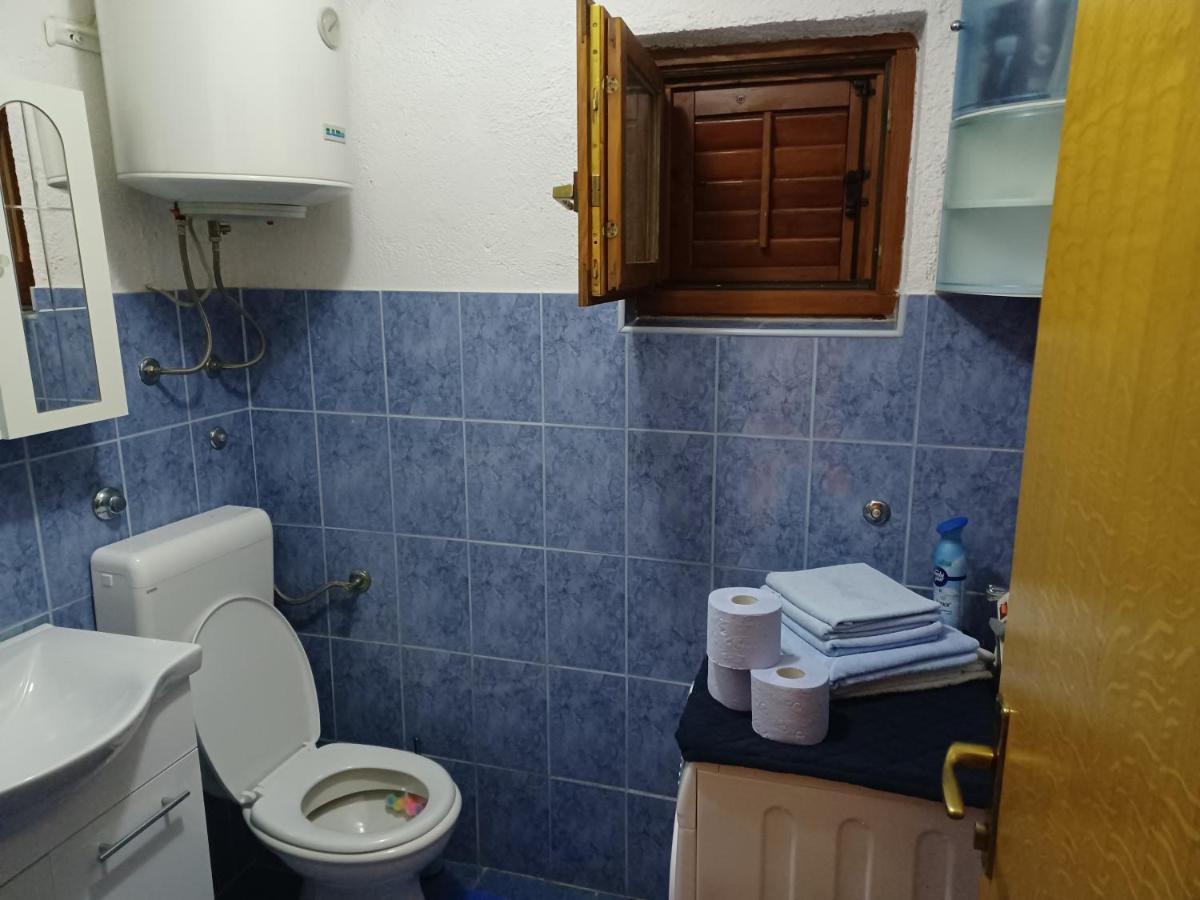 Apartments Zuanovic Karlobag Zewnętrze zdjęcie