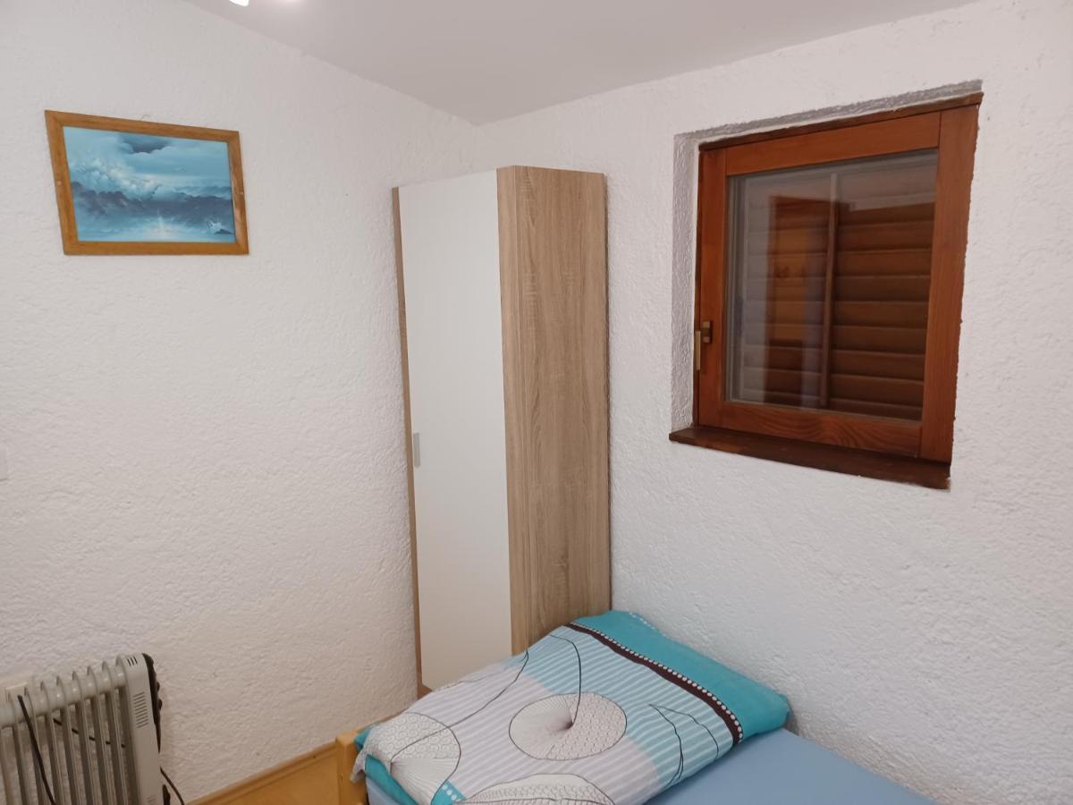 Apartments Zuanovic Karlobag Zewnętrze zdjęcie