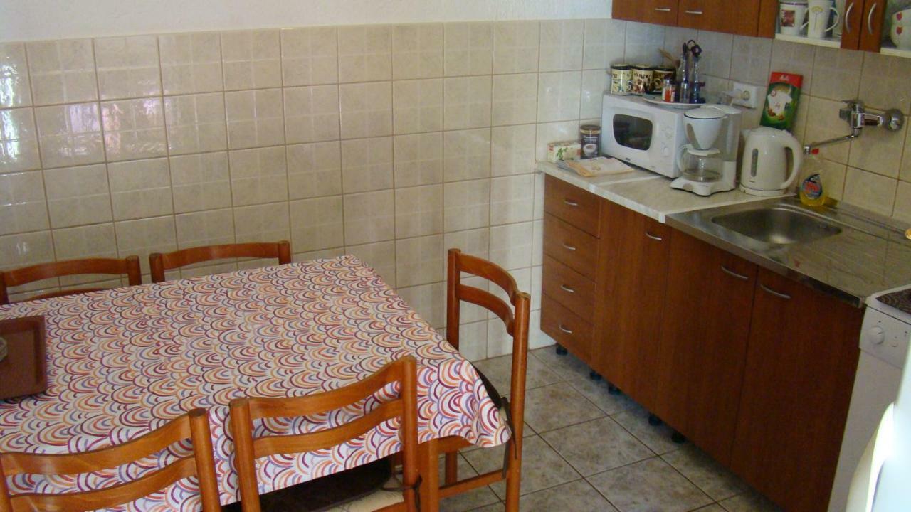 Apartments Zuanovic Karlobag Zewnętrze zdjęcie
